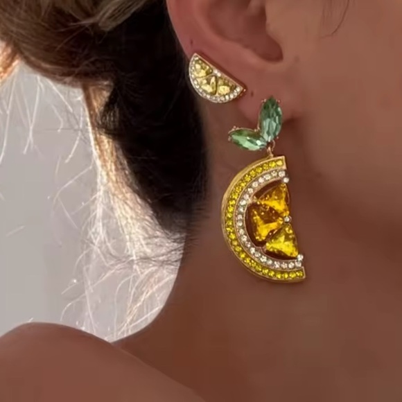 Anthropologe Amalfi Positano lemon Yellow and Green Crystal Earrings - Picture 7 of 15